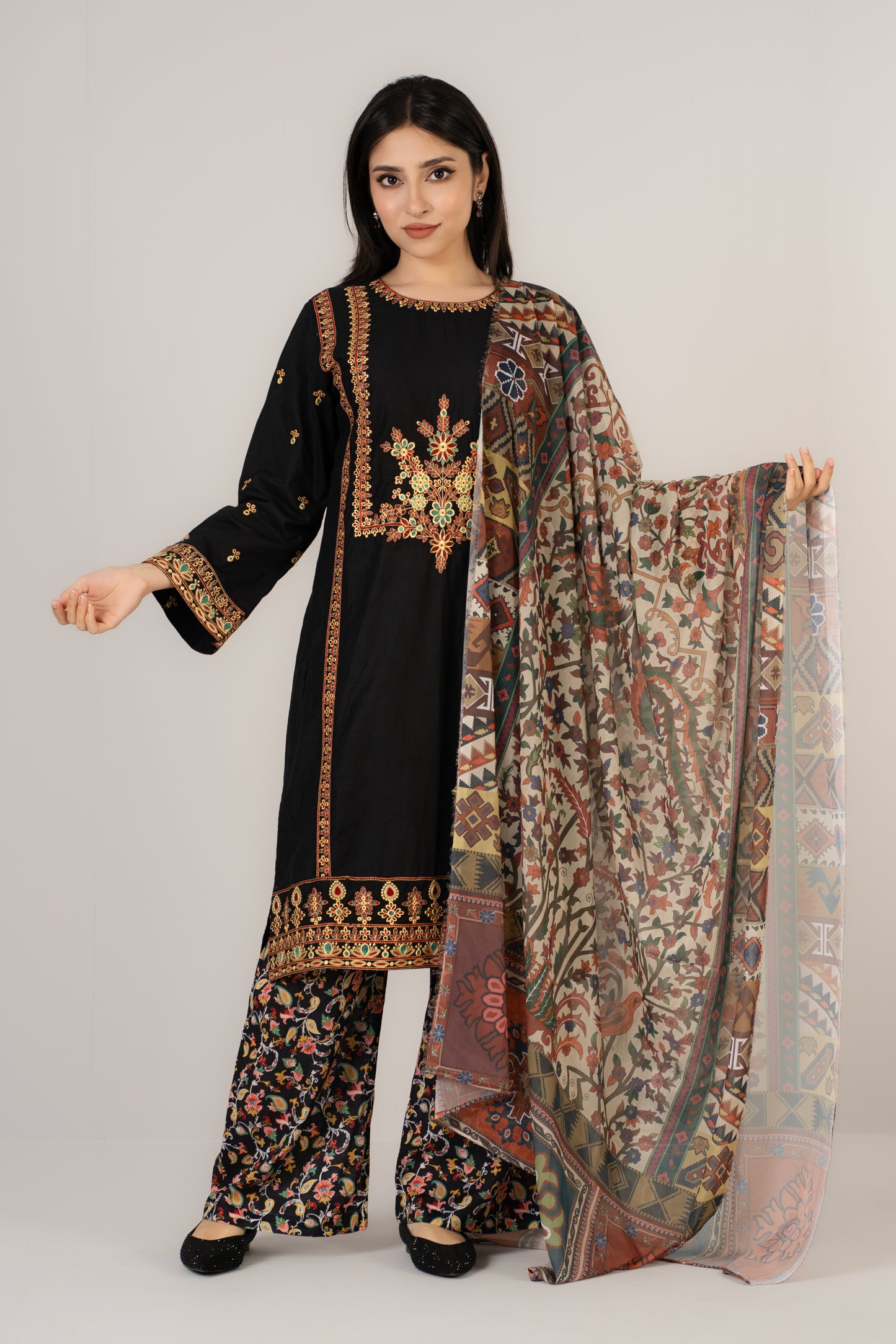 Elegant Black Floral Embroidered 3 Pcs Set