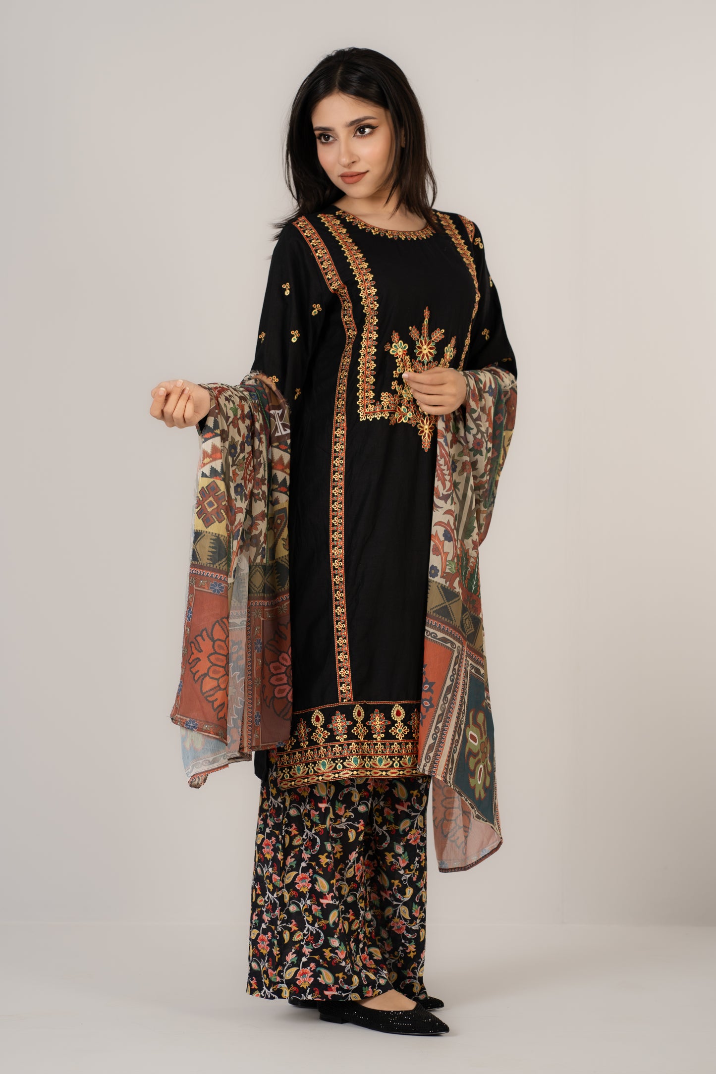 Elegant Black Floral Embroidered 3 Pcs Set