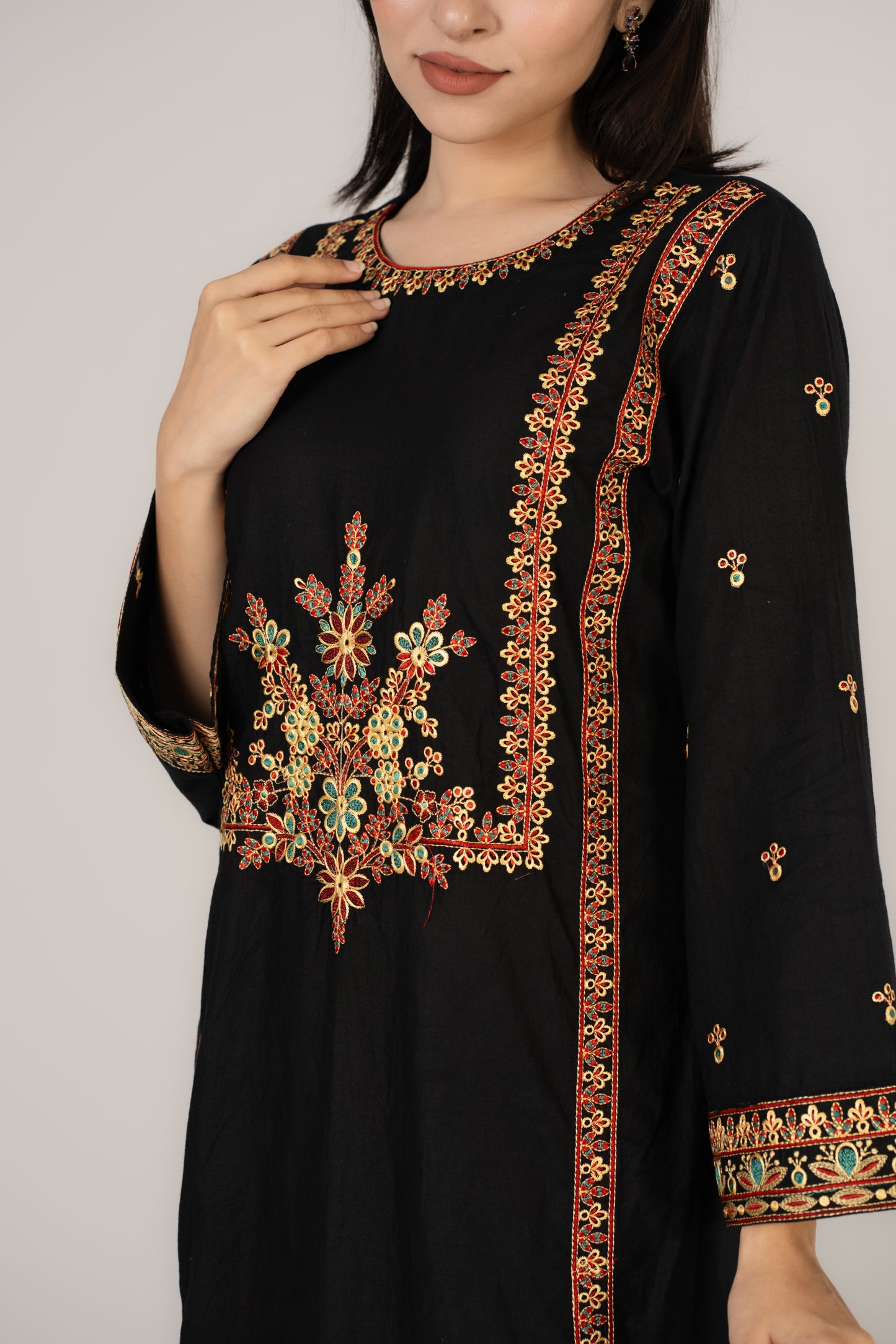 Elegant Black Floral Embroidered 3 Pcs Set