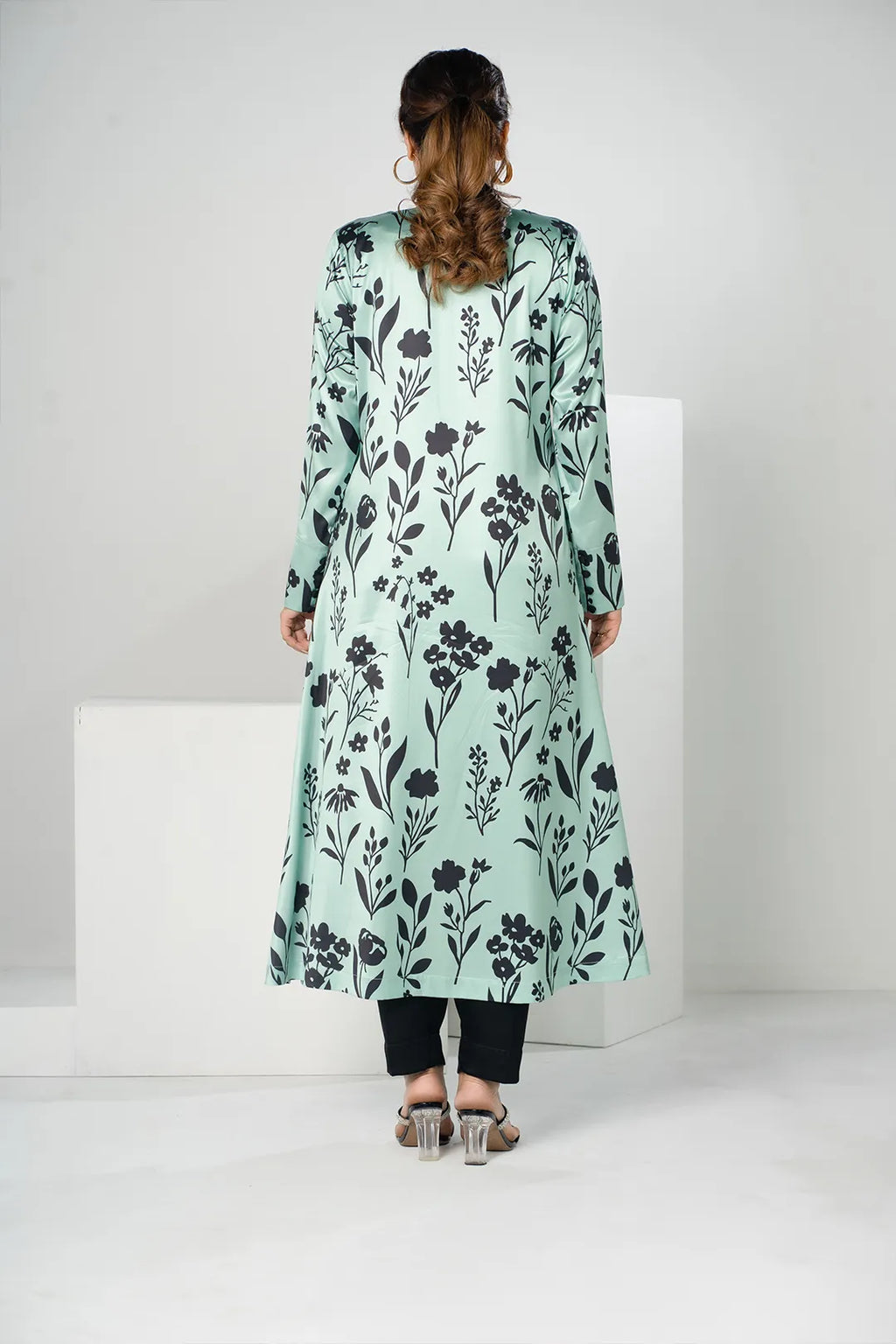 Nilofar Whisper
