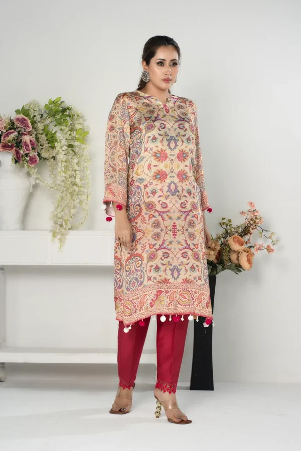 Yasmin Essence – 2-Piece Raw Silk Outfit with Digital Print and Embroidered Pants | BenBerg - Image 2