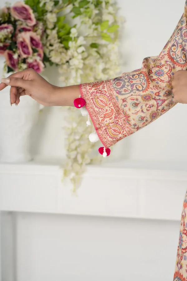 Yasmin Essence – 2-Piece Raw Silk Outfit with Digital Print and Embroidered Pants | BenBerg - Image 5