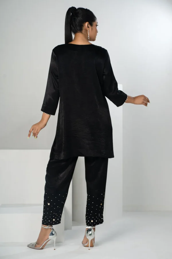 Mahnoor Charm – Velvet 2-Piece Karchupi Embroidered Ensemble for Elegant Evenings | BenBerg - Image 10