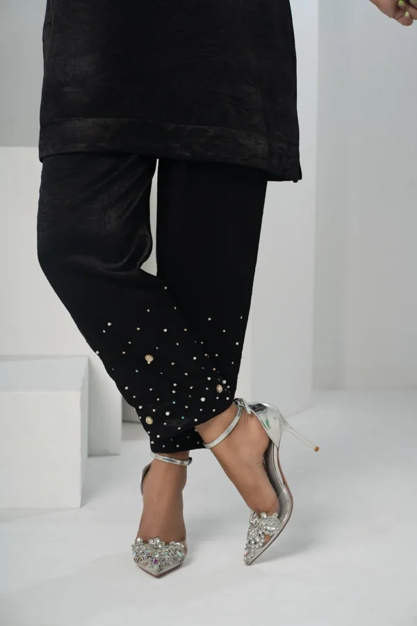 Mahnoor Charm – Velvet 2-Piece Karchupi Embroidered Ensemble for Elegant Evenings | BenBerg - Image 11