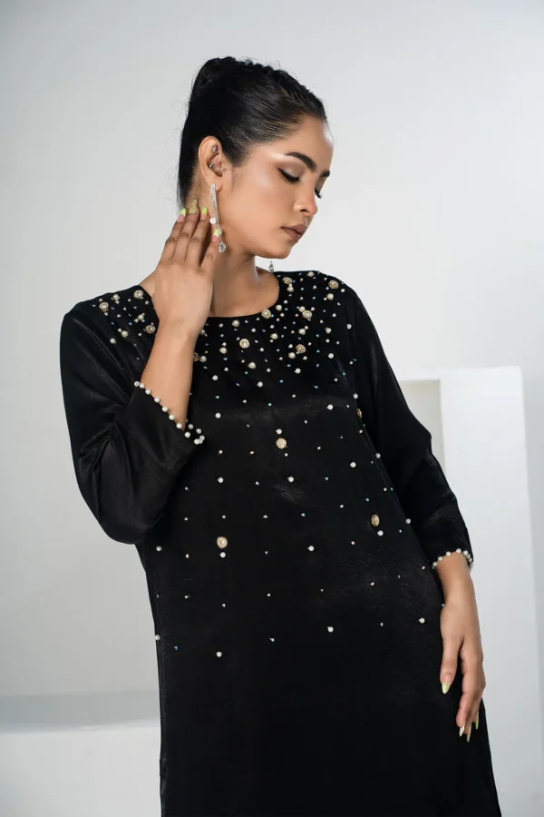 Mahnoor Charm – Velvet 2-Piece Karchupi Embroidered Ensemble for Elegant Evenings | BenBerg - Image 13